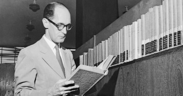 Literatura: Carlos Drummond de Andrade – Quem foi? Biografia Completa e Principais Obras