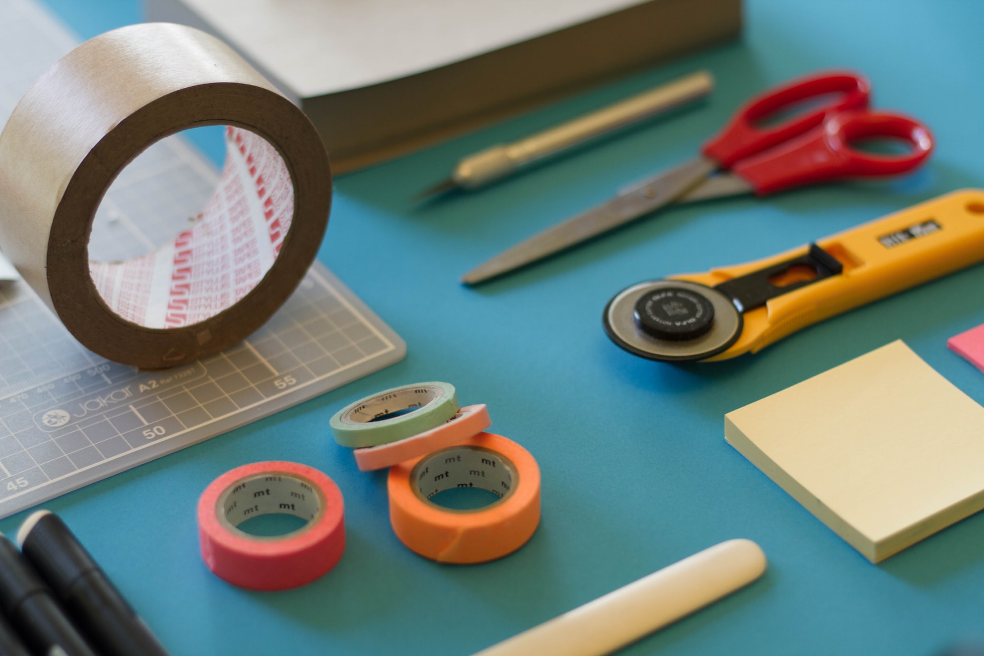 Sala de aula em inglês: veja o nome de todos os objetos (classroom objects) 