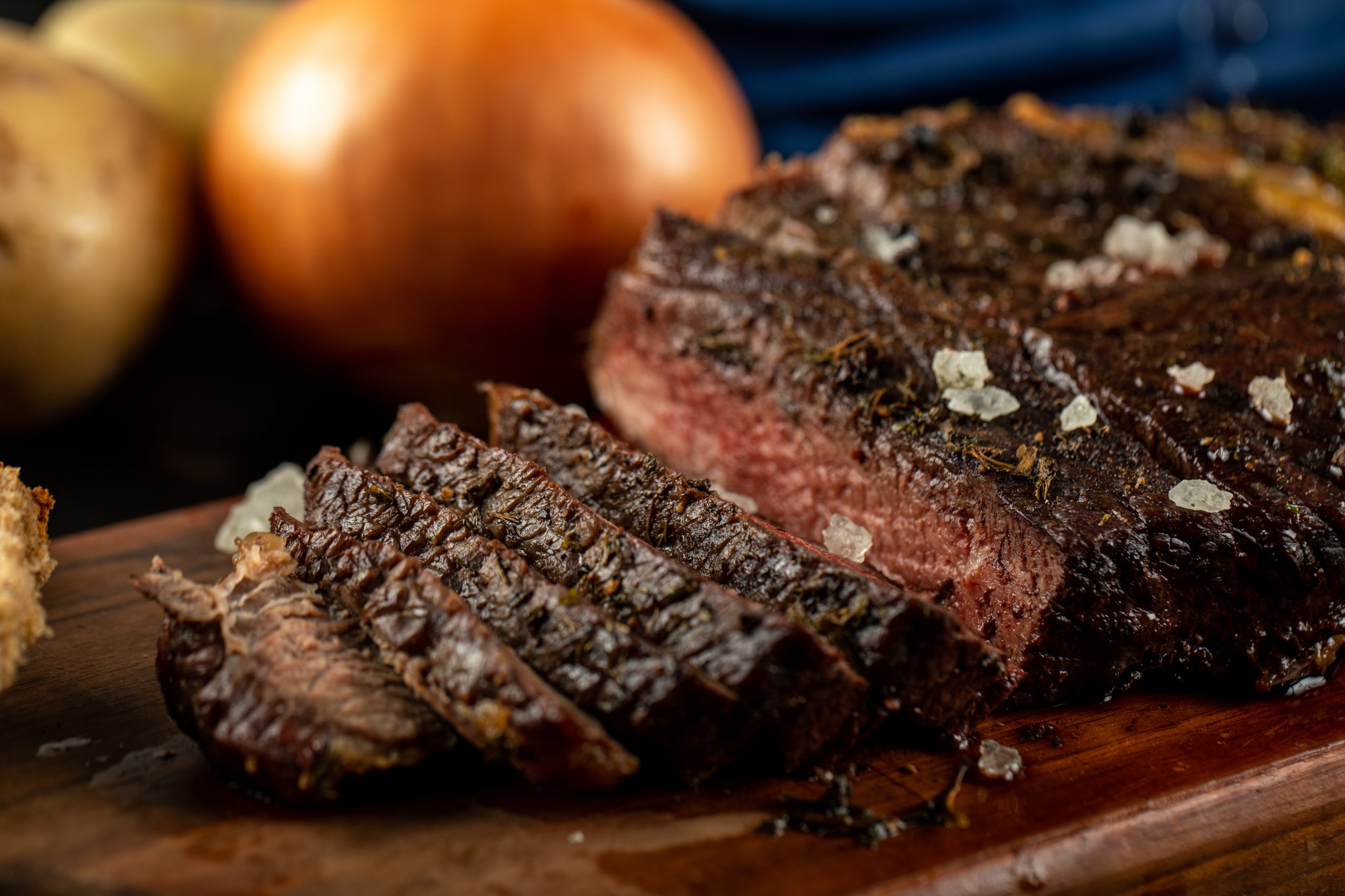 O Churrasco é um dos estilos mais populares de cozinhar carne no Brasil.